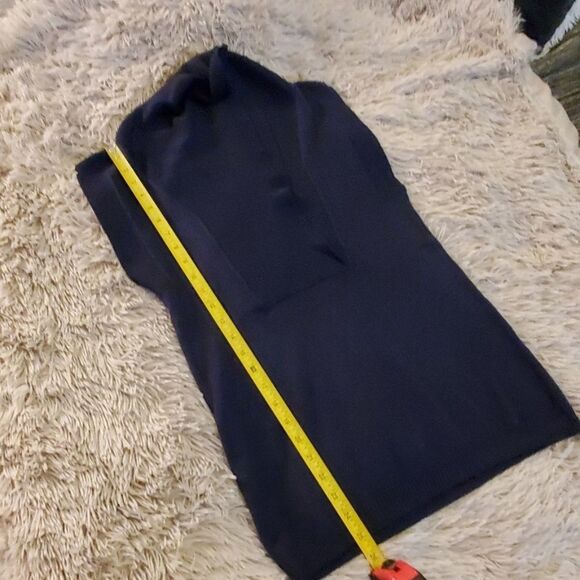 Beautiful navy Susana Monaco sweater tank - Picture 5 of 6